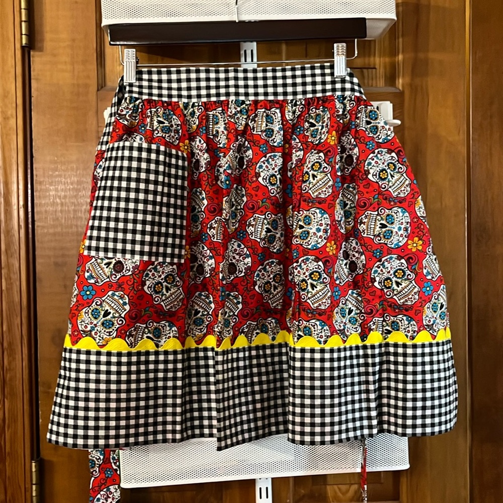 Vintage/Retro Style Handmade Apron One Size Fits Most - Day of the Dead